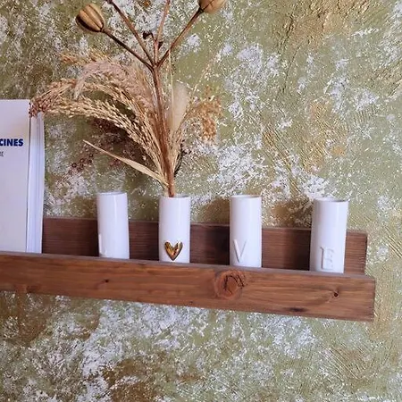 Invitation A La Detente