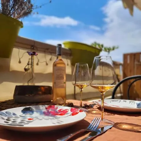 Invitation A La Detente ניס