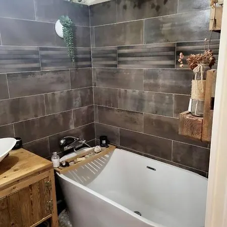 Invitation A La Detente דירה