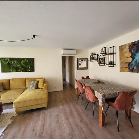 Invitation A La Detente *