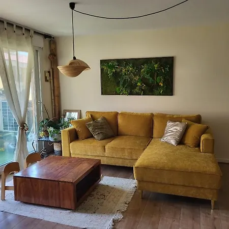 Invitation A La Detente *