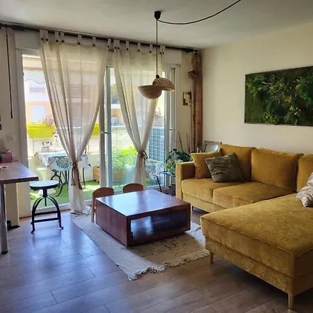 Invitation A La Detente * ניס